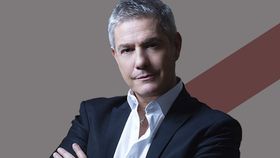 Celebrul tenor italian, Alessandro Safina revine pe scena Salii Palatului din Bucuresti cu un concert memorabil!